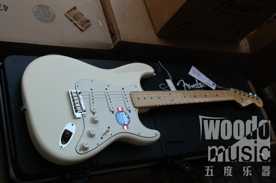 FENDER AM STD 0402-1.jpg