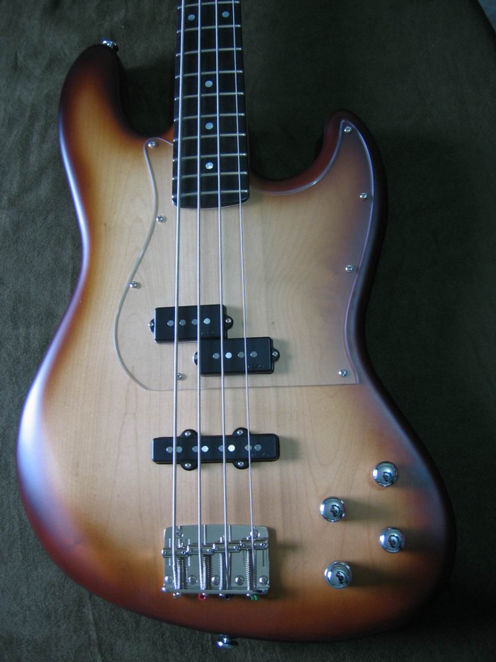 调整大小 fender custom 4string bass 014.jpg