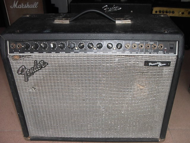 FENDER PR82 USA.JPG