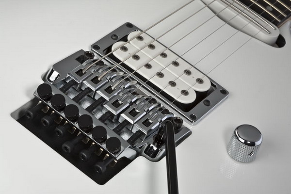 JS2400WH_bridge.jpg