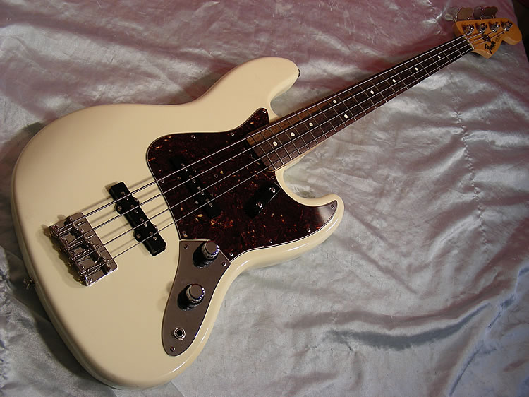 Fender 62 Reissue Jazz Bass.jpg