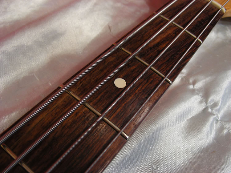 Fender 62 Reissue Jazz Bass (10).jpg