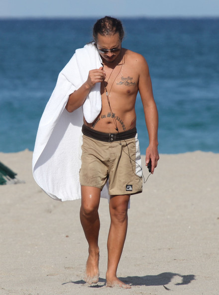 Metallica+hits+the+beach+Zgy9mr6ncaHl.jpg