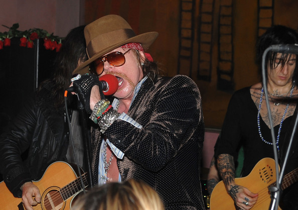Guns+N+Roses+Live+Nur+Khan+Rose+Bar+Sessions+Mk-KbR323SZl.jpg