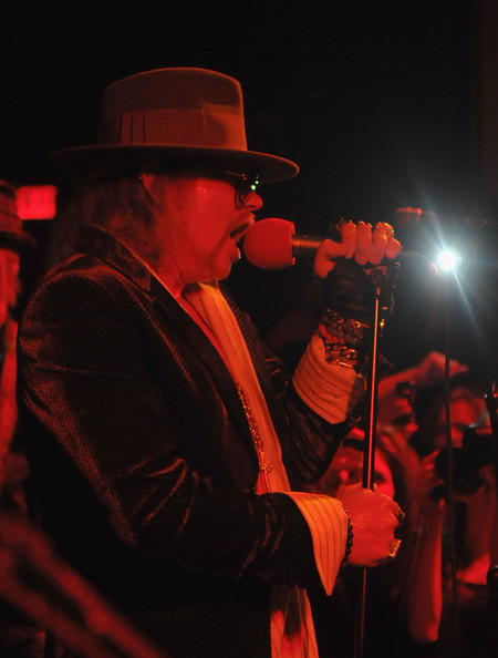 Guns+N+Roses+Live+Nur+Khan+Rose+Bar+Sessions+kLBQRcylWhil.jpg