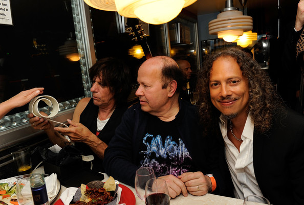 Jeff+Beck+Commemorates+Les+Paul+95th+Birthday+FEvC265KdVdl.jpg