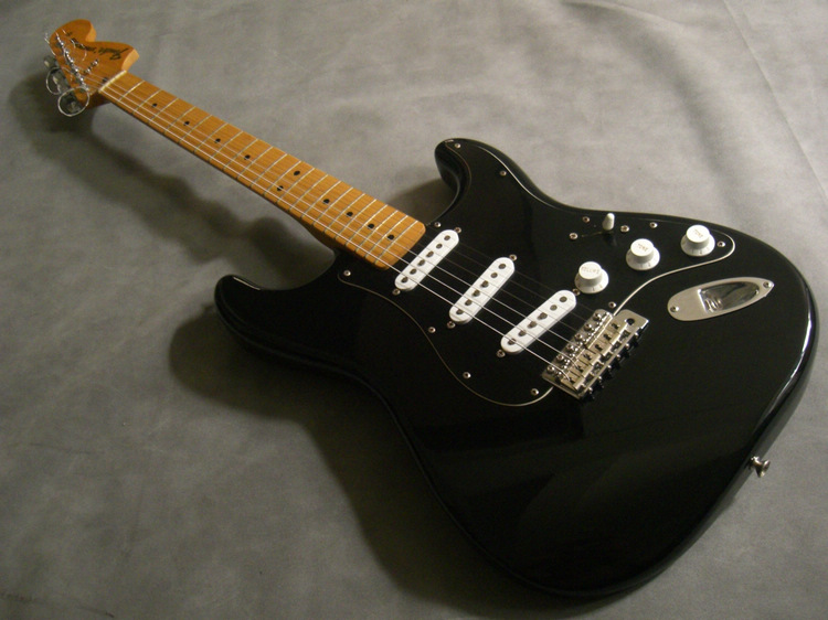 3.FENDER MEXICO CLASSSIC 70S.jpg