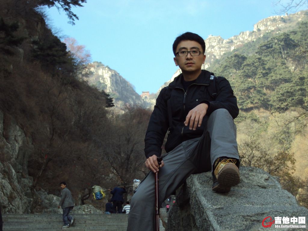 请“爬友”帮忙拍的