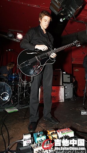 Paul Blanks (Interpol) 2009.jpg