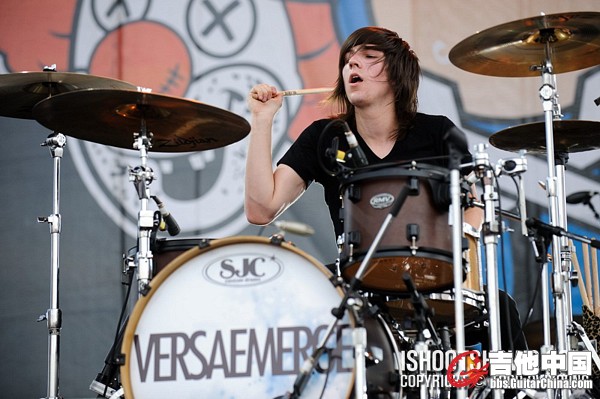 VersaEmerge - The Bamboozle 2010 (3).jpg