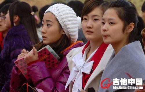 认真的女生同样美丽！.jpg