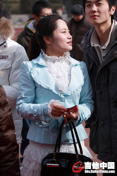 女孩，你在看什么呢？.jpg