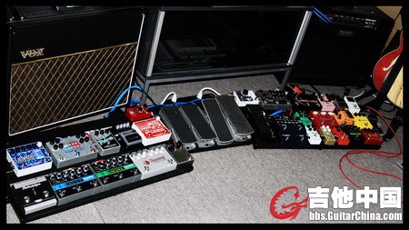 pedalboard_100810_resize.jpg