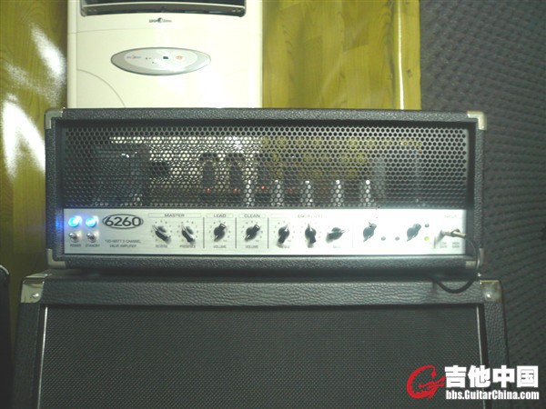 百灵达电子管吉他音箱.jpg
