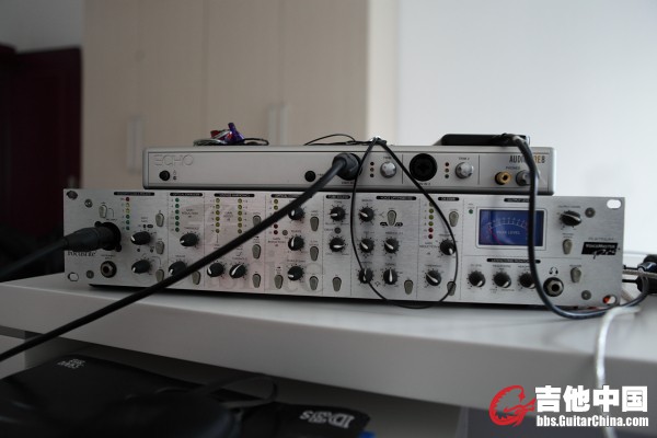 3.-.  Focusrite VocieMaster Pro 话筒放大器，9成新    价格：3000