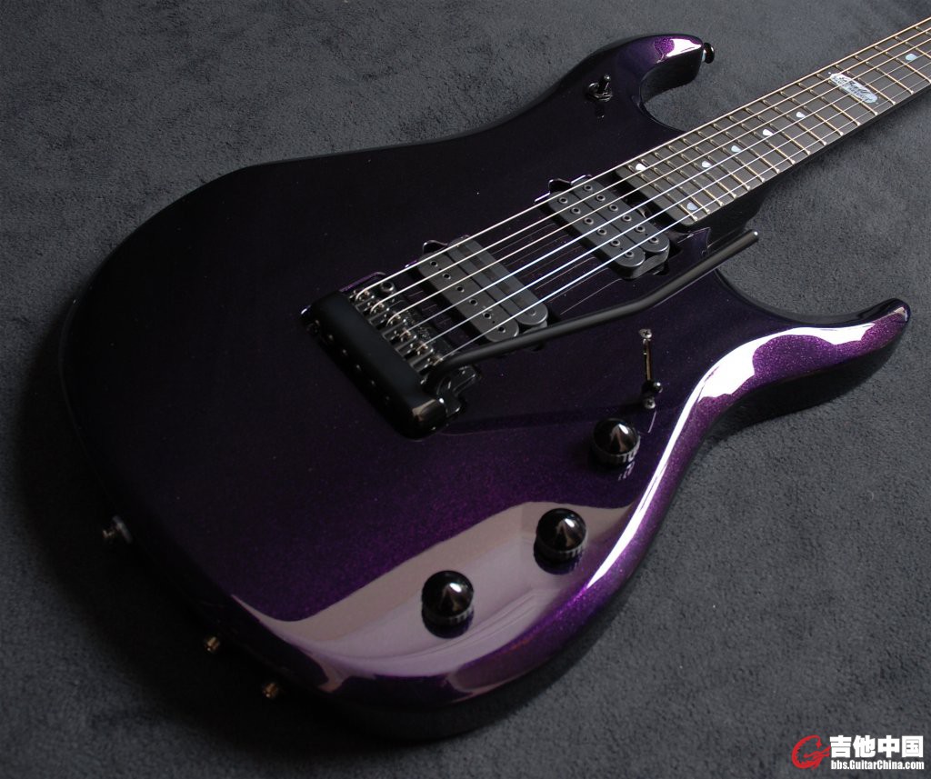 john-petrucci-jsx6-due-soon-lg3.jpg