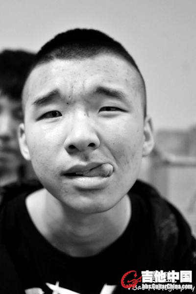62-2011.4.23专场开场前申子俊这个小孩纸~ 每次打鼓都伸舌头啊啊啊啊~~~ 　.jpg