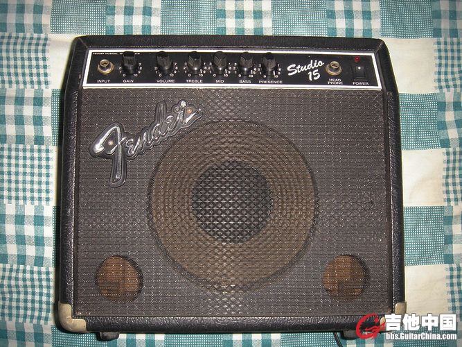 FENDER studia15