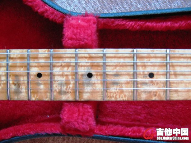 Guitar0072_调整大小.jpg