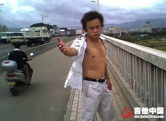 头发乱了.jpg