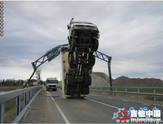 绊倒了.jpg