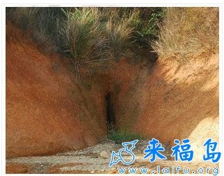 令人蛋疼的山洞.jpg