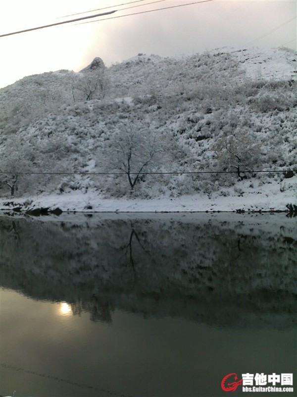 我家的小水库冬天雪景2.jpg