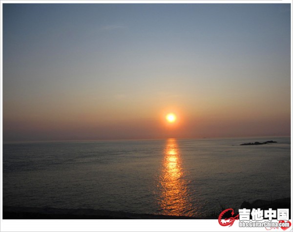 太阳升起，光芒四射啊.jpg