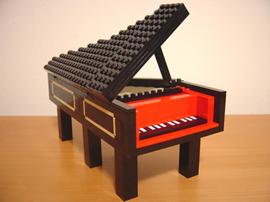 mini_lego_harpsichord.jpg