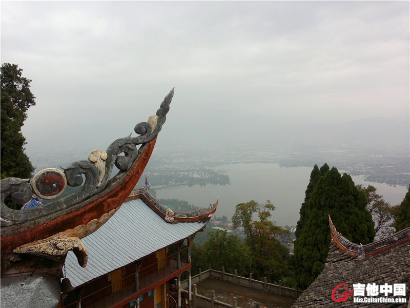 对面是邛海公园