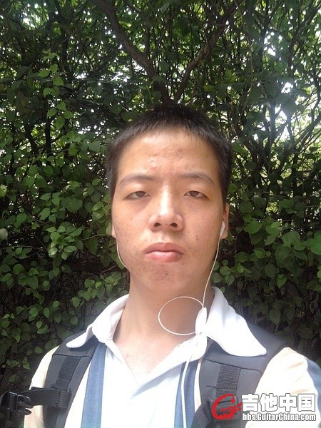 侯韵舟，北大青鸟APTECH。2009级PS强化班学生，特长：Word操作及PS无痕迹技术研究。