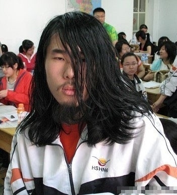 朱瑾瑜，山东神州技工学校。2009级女子美容班学生，特长：香薰、化妆、刺身、美甲及私处SPA。