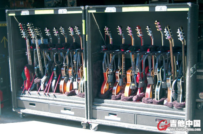 slash-live-gear-velvetrevolver-01.jpg