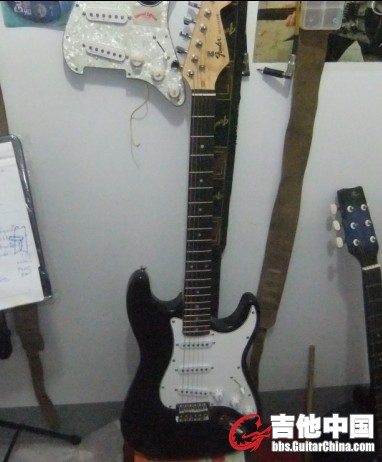 FENDER电吉他.jpg