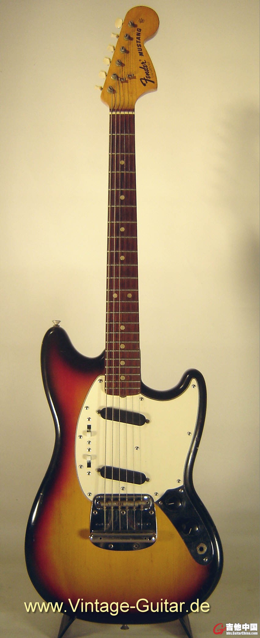 Fender Mustang 1973 sunburst 1.jpg