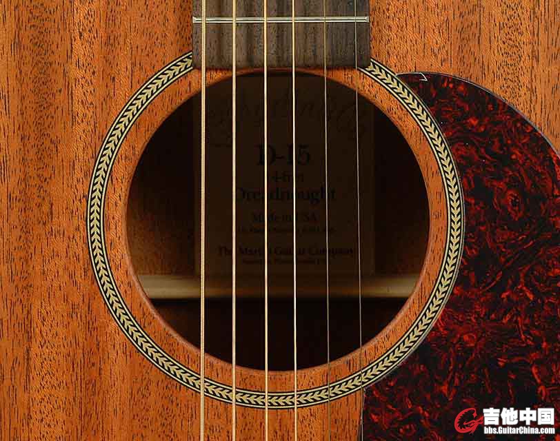 D15M_soundhole.jpg