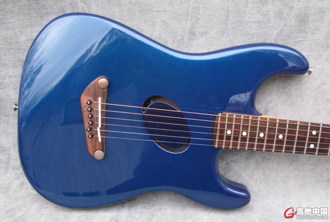 _Fender_Acoustasonic_Stratocaster_front.jpg