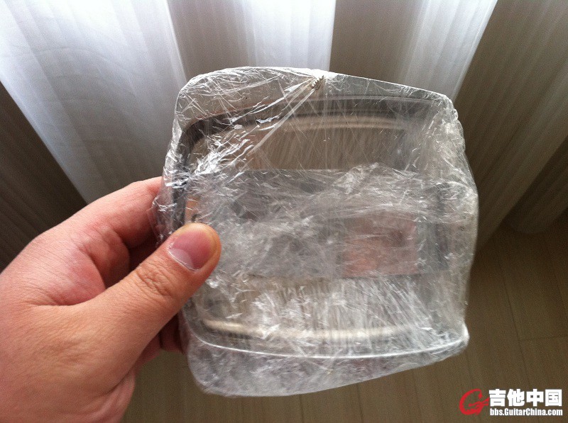 钢罩！拆下后就用保鲜膜封好了！绝对保鲜！！