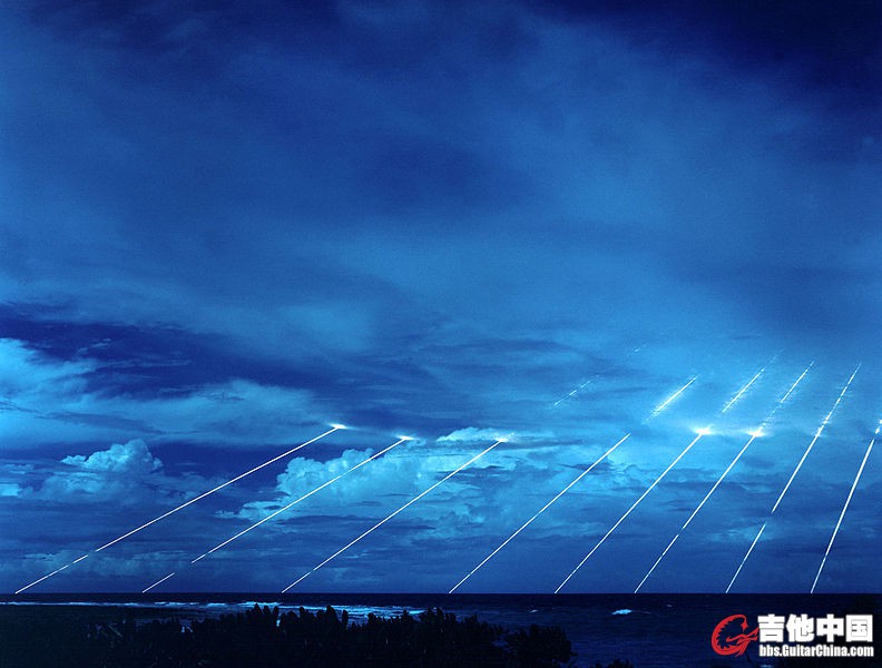 792px-Peacekeeper-missile-testing.jpg