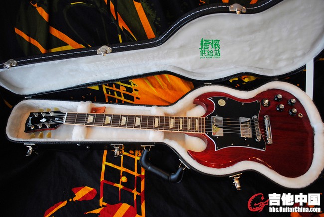 nEO_IMG_gibson (5).jpg