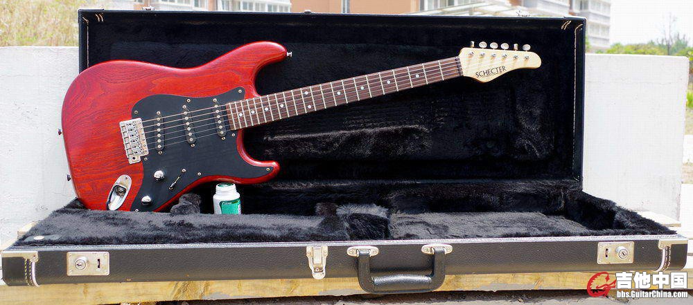 Schecter 红.JPG