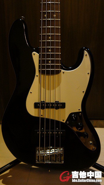 FENDER0136600B.jpg