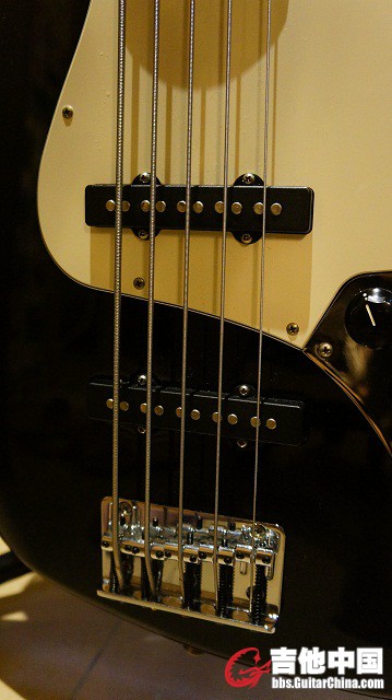 FENDER0136600C.jpg