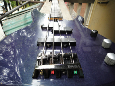 yamaha bass7.jpg