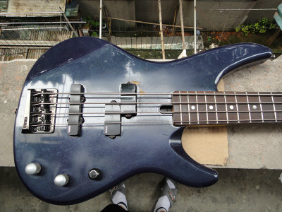 yamaha bass3.jpg