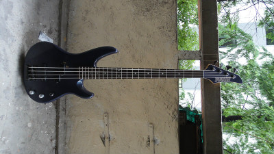 yamaha bass1.jpg