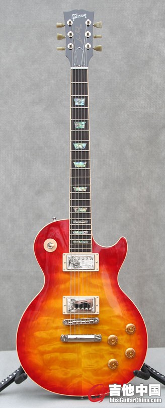 Gibson2001LesPaulElegantWholeFront.jpg