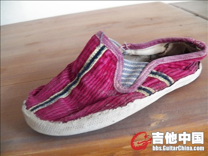 小时候穿的鞋子