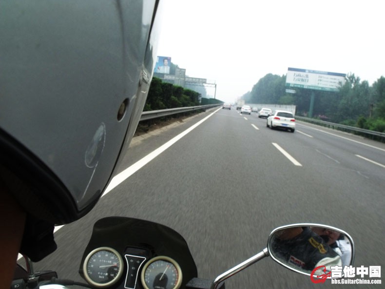 2012_49在京沈高速上以每小时120-130公里的速度巡航，平安到家.JPG