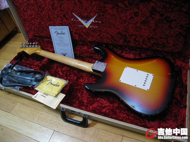 FENDER 60R  JOHN CRUZ 008.jpg